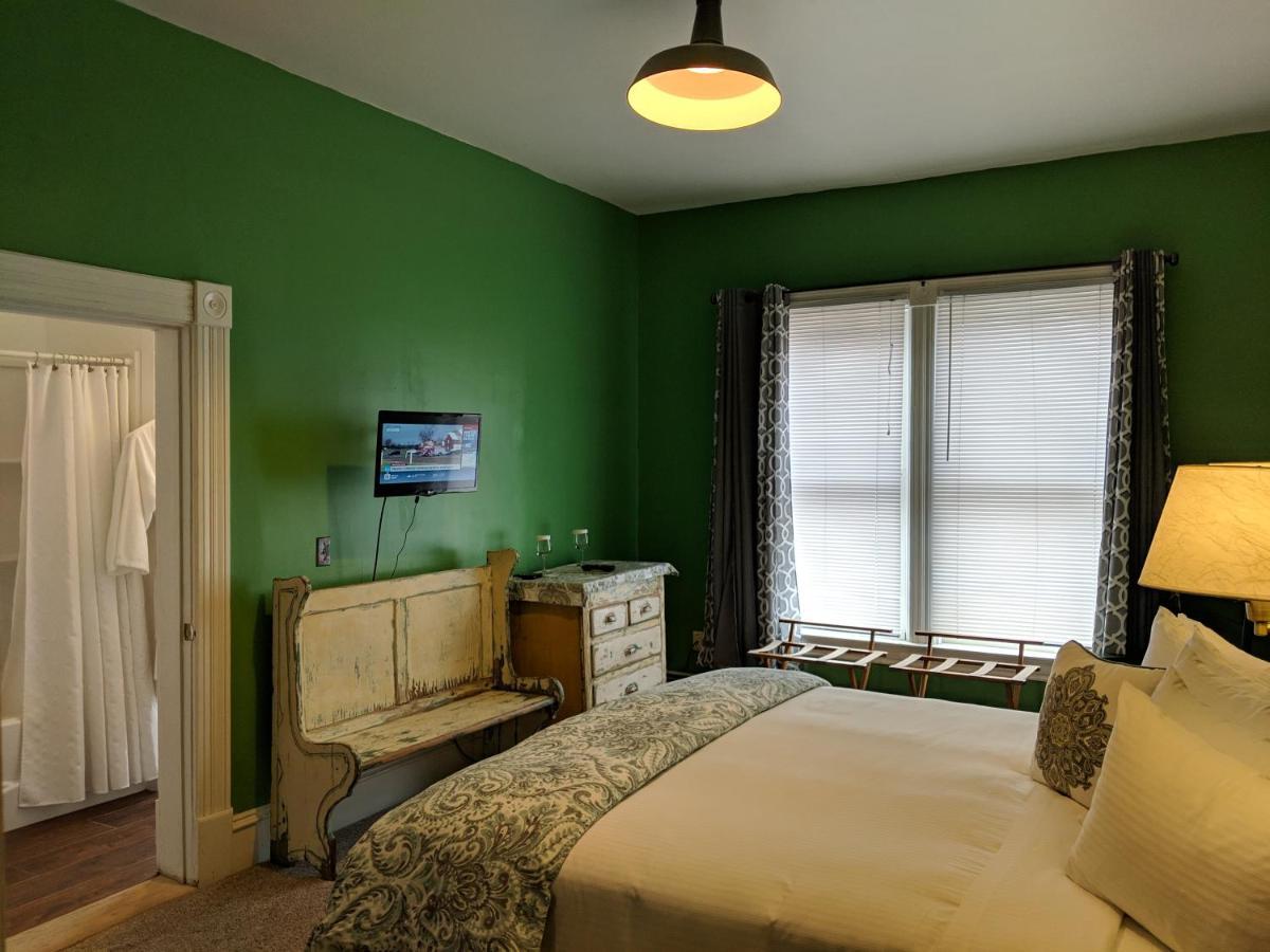 Heart Of The Village Bed & Breakfast In Shelburne Vt Δωμάτιο φωτογραφία