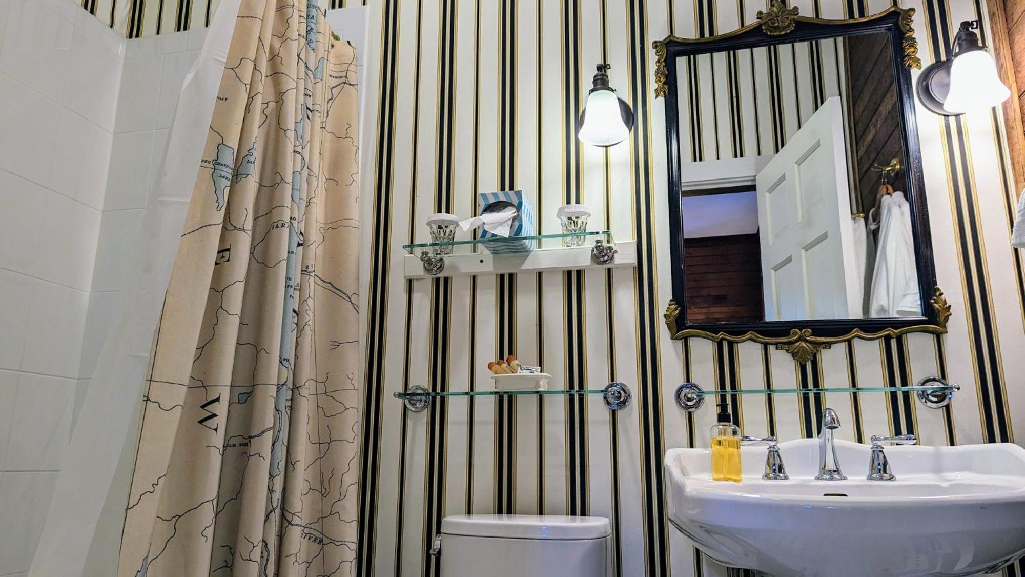 Heart Of The Village Bed & Breakfast In Shelburne Vt Δωμάτιο φωτογραφία