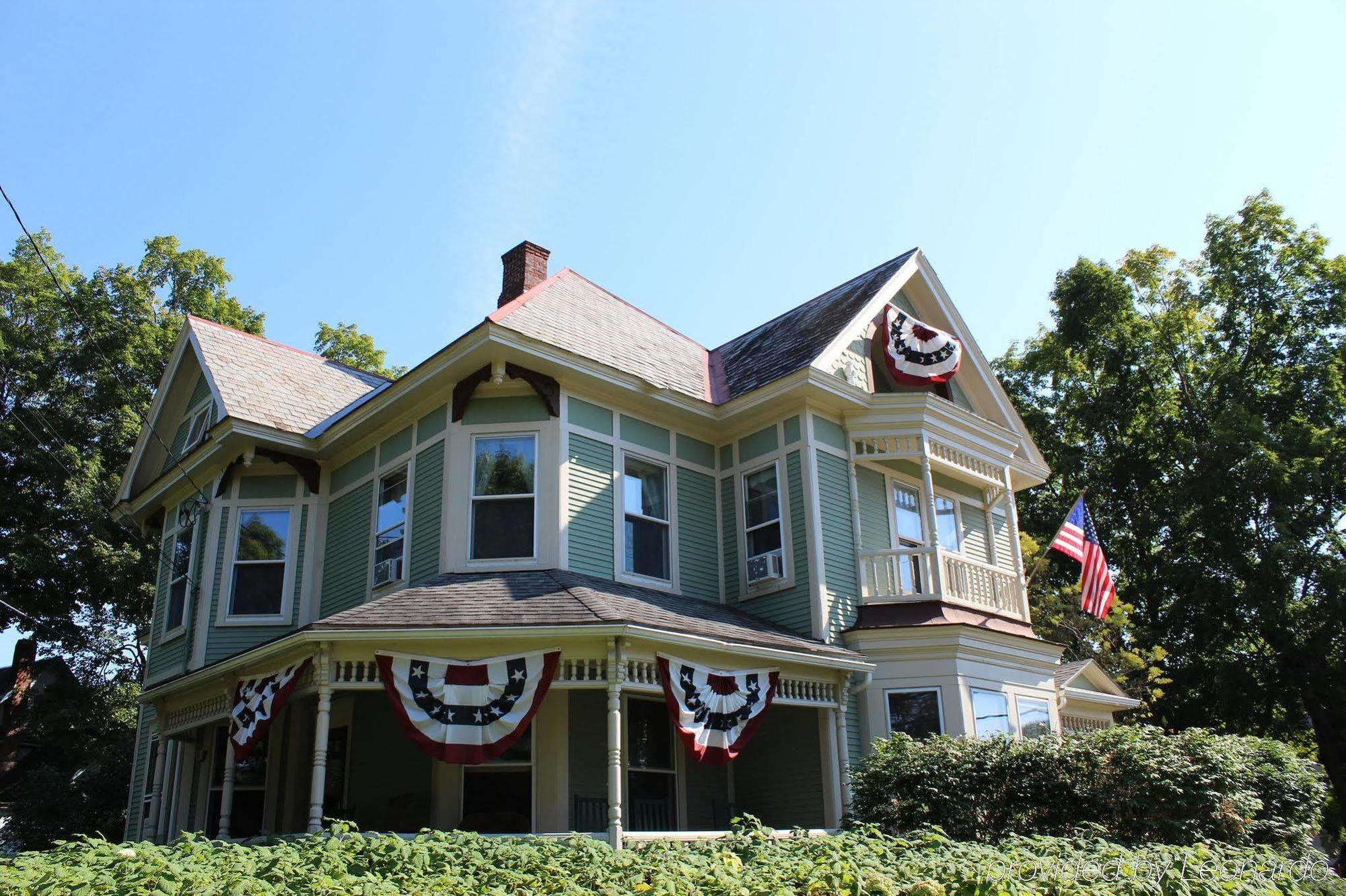 Heart Of The Village Bed & Breakfast In Shelburne Vt Εξωτερικό φωτογραφία