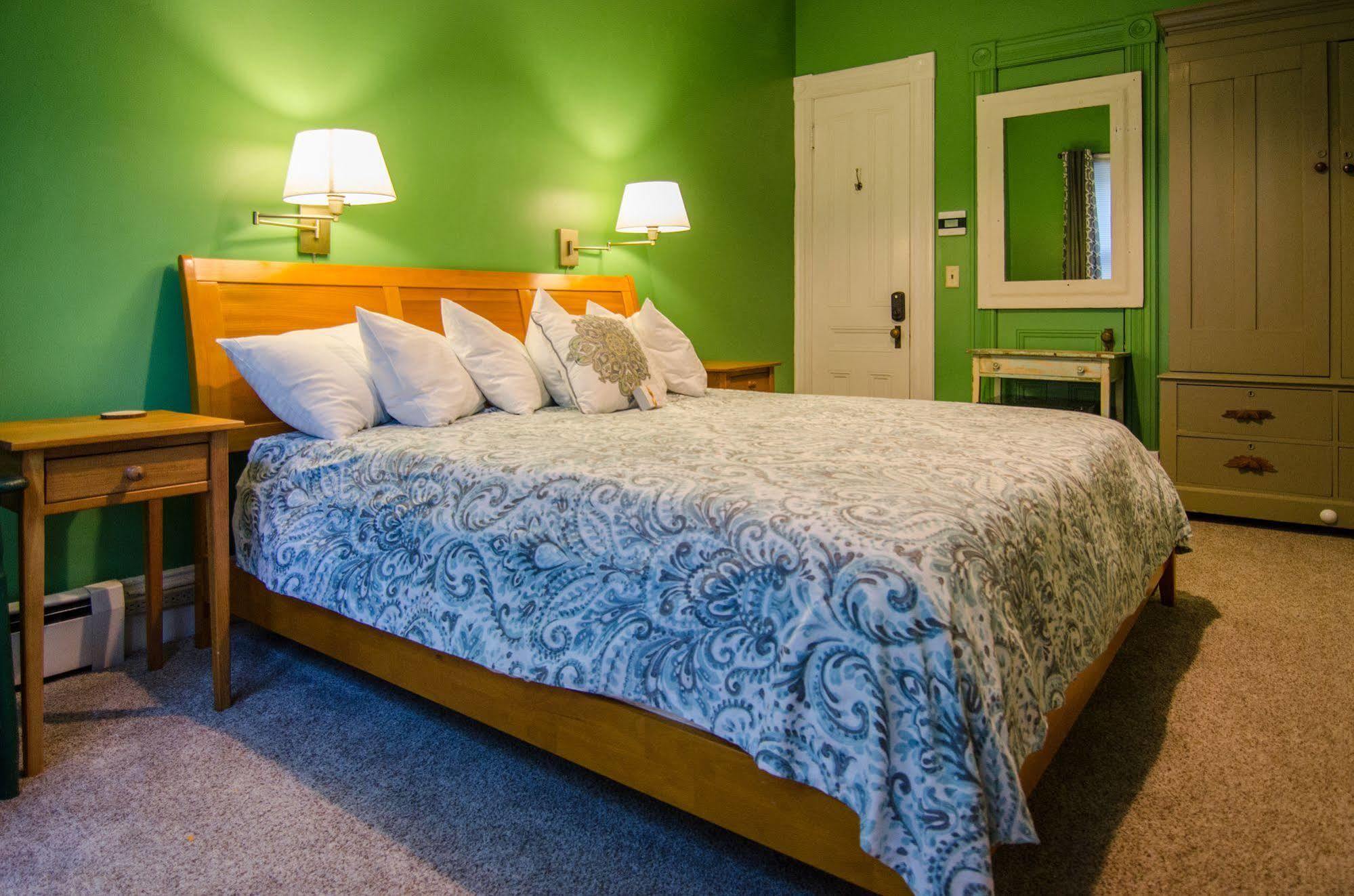 Heart Of The Village Bed & Breakfast In Shelburne Vt Εξωτερικό φωτογραφία